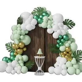 girlanda-balonowa-luk-balony-biale-zieone-zlote-scianka-do-zdjec