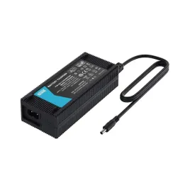 uniwersalna-ladowarka-do-hulajnog-elektrycznych