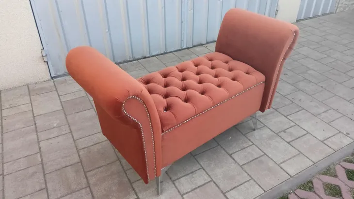 pufa-z-boczkami-styl-glamour