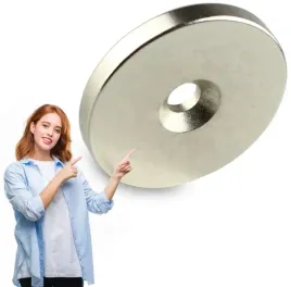 magnes-neodymowy-30x5-mm-pod-wkret-z-otworem-75x45-mm-pierscieniowy