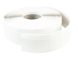 listwa-przypodlogowa-gumowa-samoprzylepna-15x50-5-mb