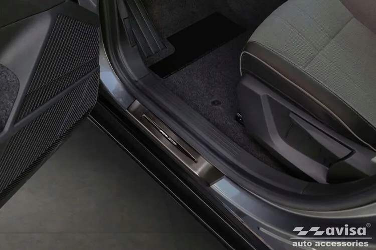 nakladki-progowe-do-renault-megane-e-tech