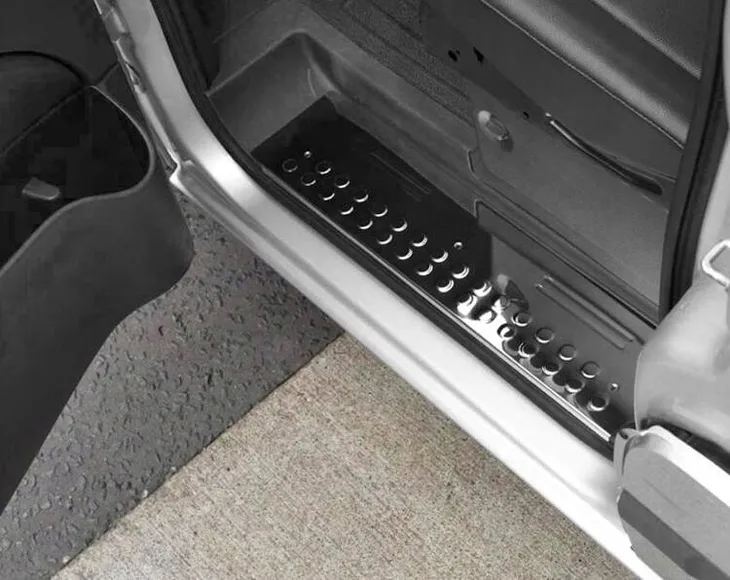 nakladki-listwy-progowe-subaru-xv-2012-producent-omtec