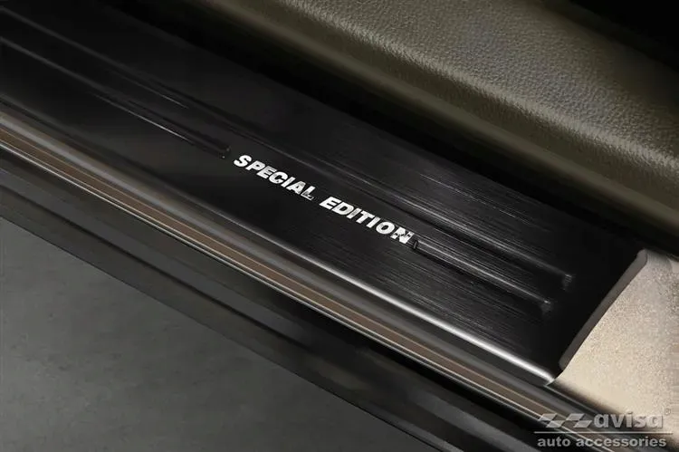 nakladki-progowe-do-mitsubishi-eclipse-cross-stal