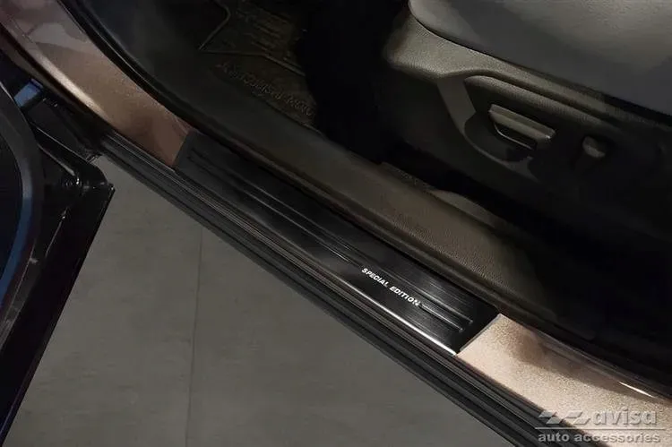 nakladki-progowe-do-mitsubishi-eclipse-cross-stal