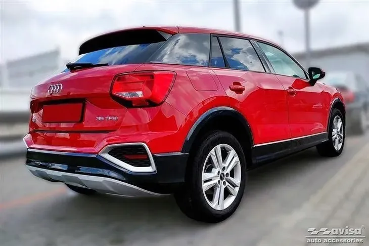 nakladki-progowe-do-audi-q2-czarne-stan-nowy-producent-avisa