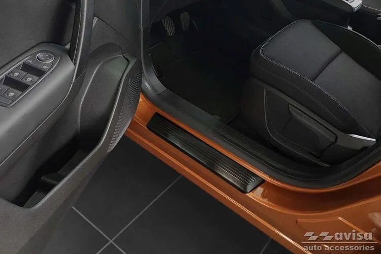 nakladki-progowe-do-renault-captur-2