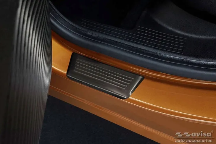 nakladki-progowe-do-renault-captur-2-stan-nowy-producent-avisa