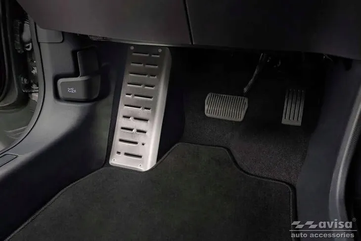 podstopnica-do-ford-mustang-mach-e-producent-avisa