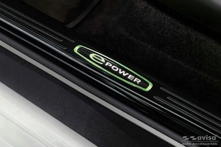 nakladki-na-progi-do-nissan-leaf-2-waga-z-opakowaniem-2-kg