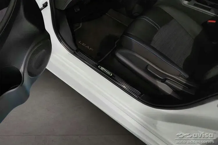 nakladki-na-progi-do-nissan-leaf-2