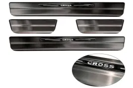 nakladki-progowe-do-toyota-corolla-cross