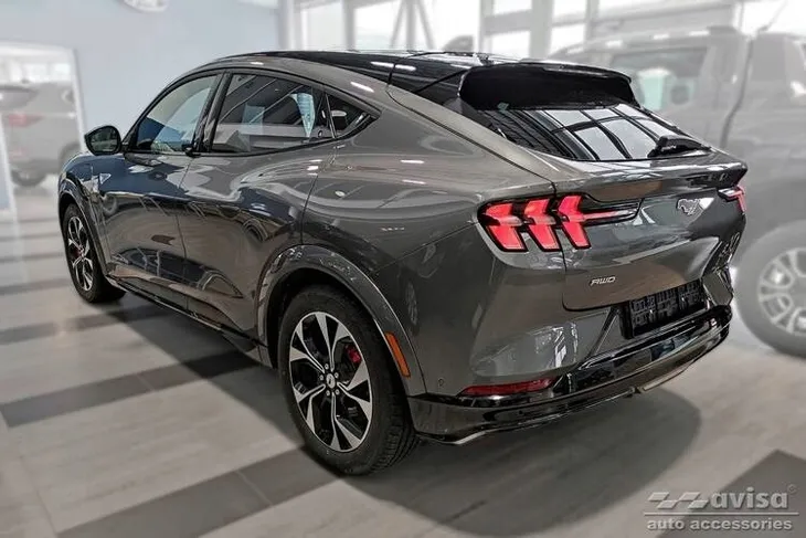 nakladki-progowe-do-ford-mustang-mach-e-numer-katalogowy-producenta-2-26023-producent-avisa