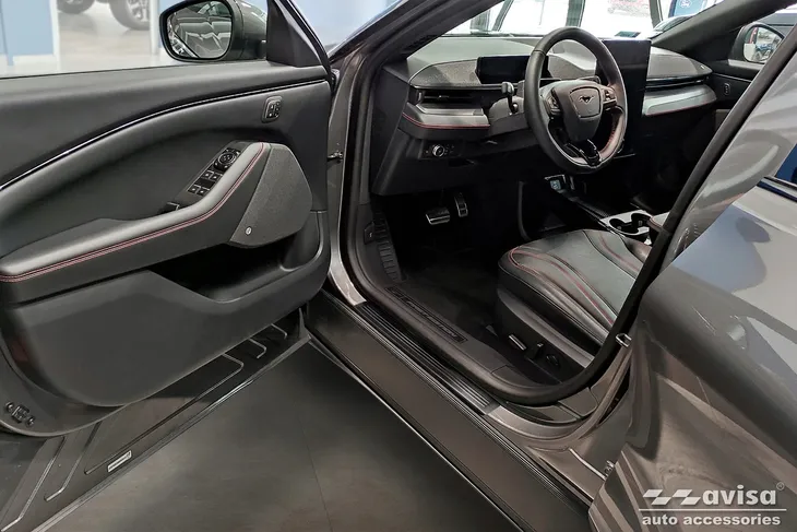 nakladki-progowe-do-ford-mustang-mach-e-stan-nowy-producent-avisa-numer-katalogowy-producenta-2-26023