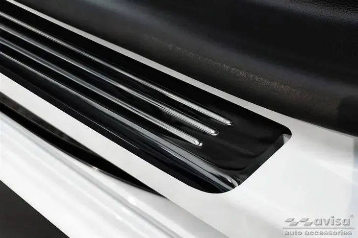 nakladki-progowe-do-renault-kangoo-3-waga-z-opakowaniem-2-kg