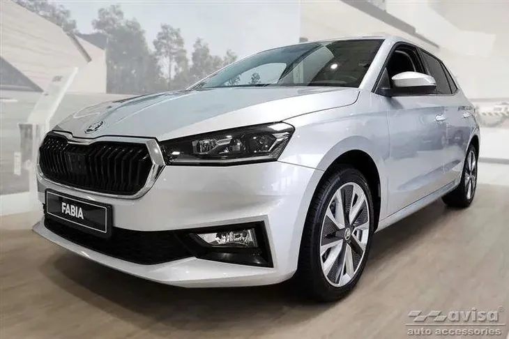 nakladki-progowe-skoda-fabia-4-stan-nowy-waga-z-opakowaniem-2-kg