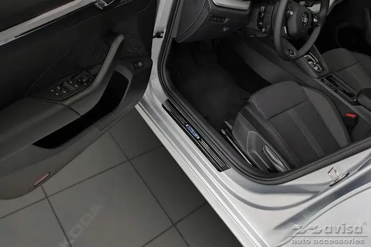 nakladki-progowe-do-ford-mustang-mach-e-producent-avisa