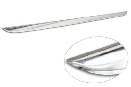 listwa-ozdobna-na-klape-bagaznika-renault-captur-2