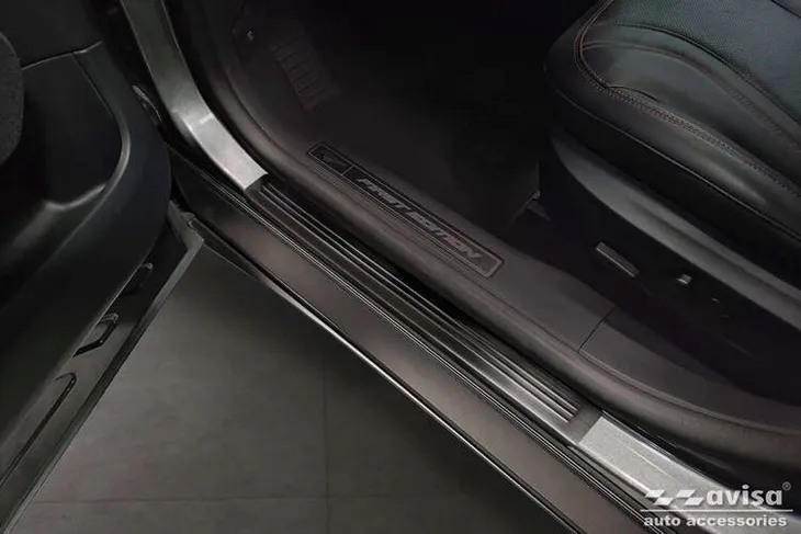 nakladki-progowe-do-ford-mustang-mach-e-producent-avisa