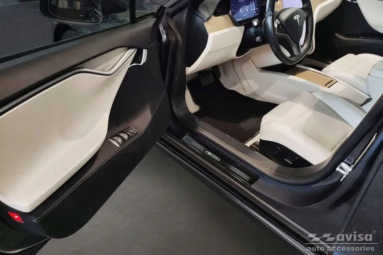 nakladki-progowe-do-tesla-model-s