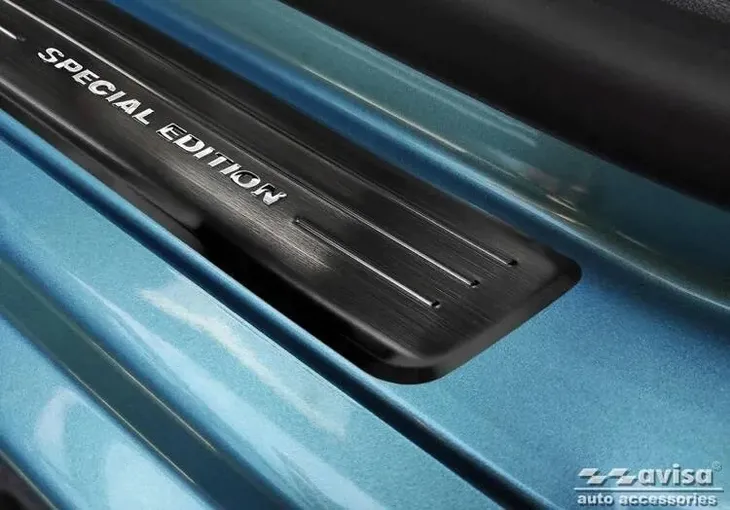 nakladki-progowe-do-renault-zoe-waga-z-opakowaniem-1-kg