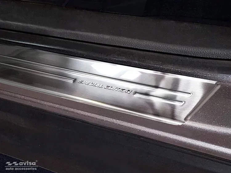 nakladki-progowe-do-mitsubishi-eclipse-cross-stal