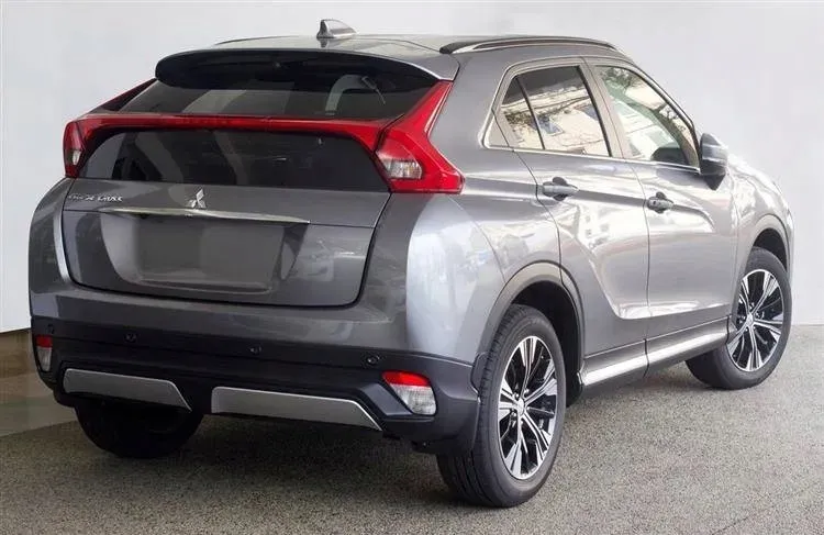 nakladki-progowe-do-mitsubishi-eclipse-cross-stal