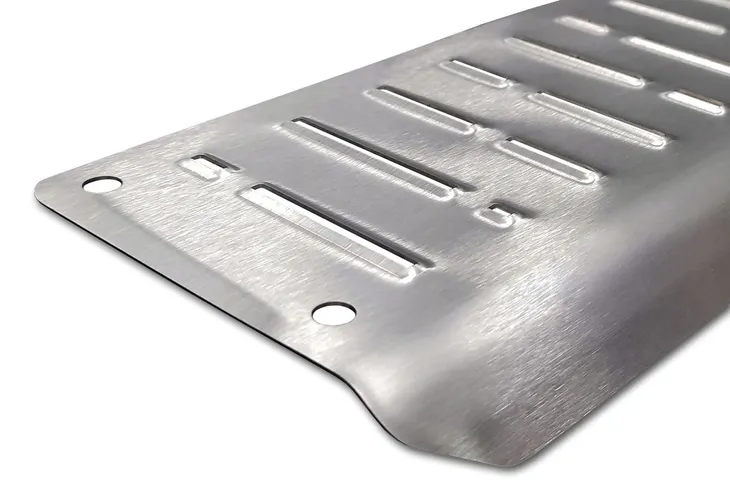 podstopnica-do-ford-mustang-mach-e-stan-nowy-numer-katalogowy-producenta-2-37014-producent-avisa