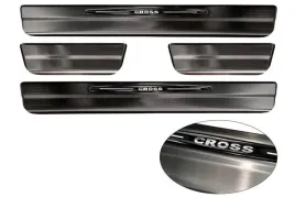 nakladki-progowe-do-toyota-corolla-cross