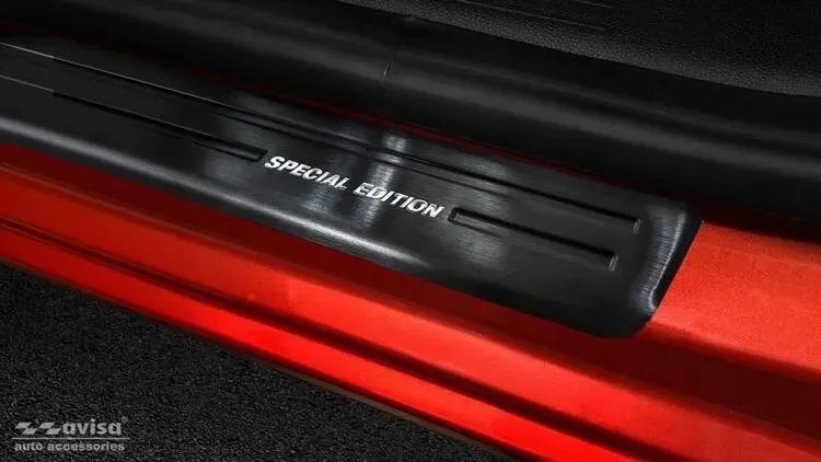 nakladki-progowe-do-renault-clio-v-stal