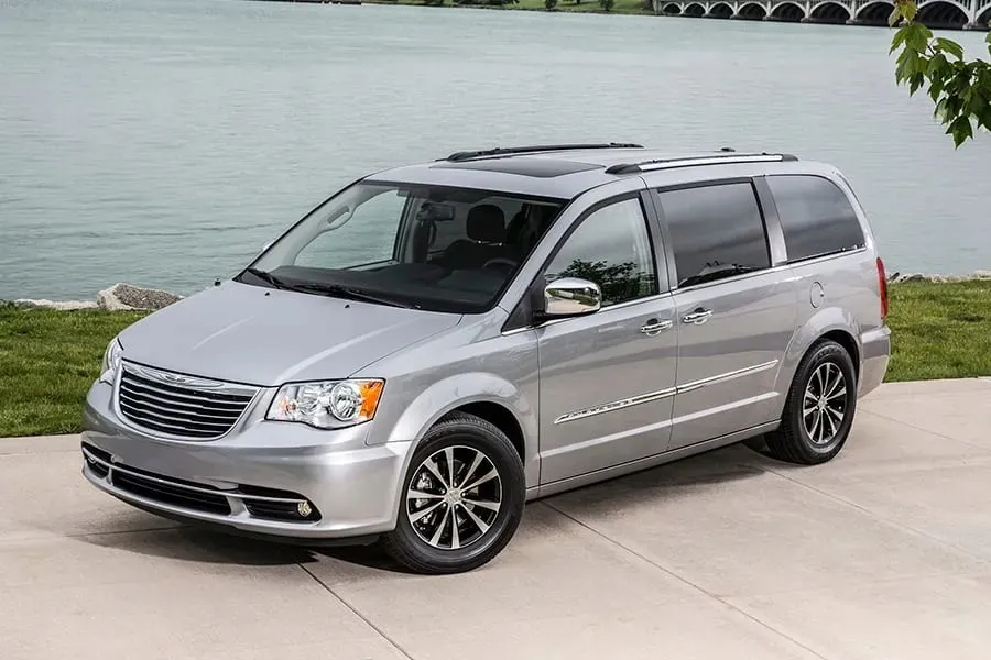 pas-przod-chrysler-voyager-01-08-