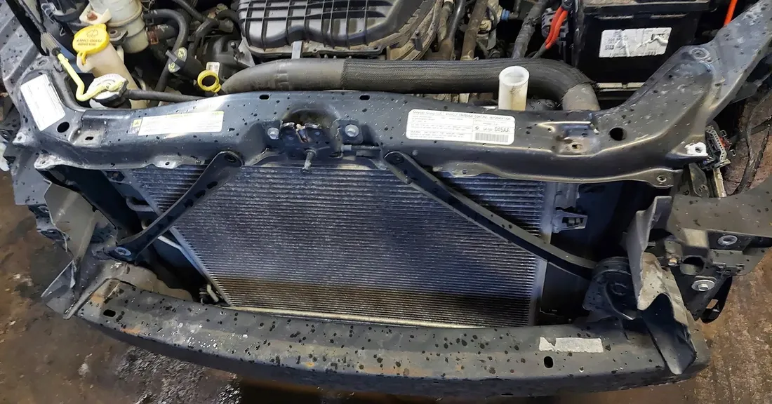 pas-przod-chrysler-voyager-01-08-