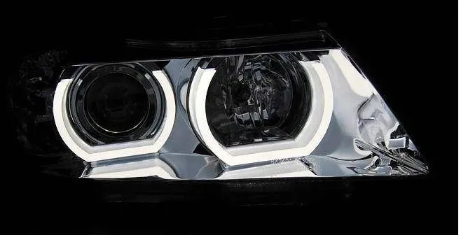 lampy-reflektory-bmw-e90-e91-05-08-chrome-ringi-3d-strona-zabudowy-lewe-prawe