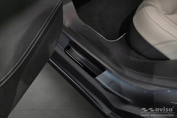 nakladki-progowe-do-tesla-model-s