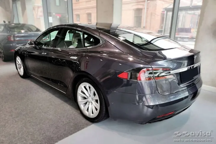 nakladki-progowe-do-tesla-model-s-numer-katalogowy-producenta-2-11300-producent-avisa