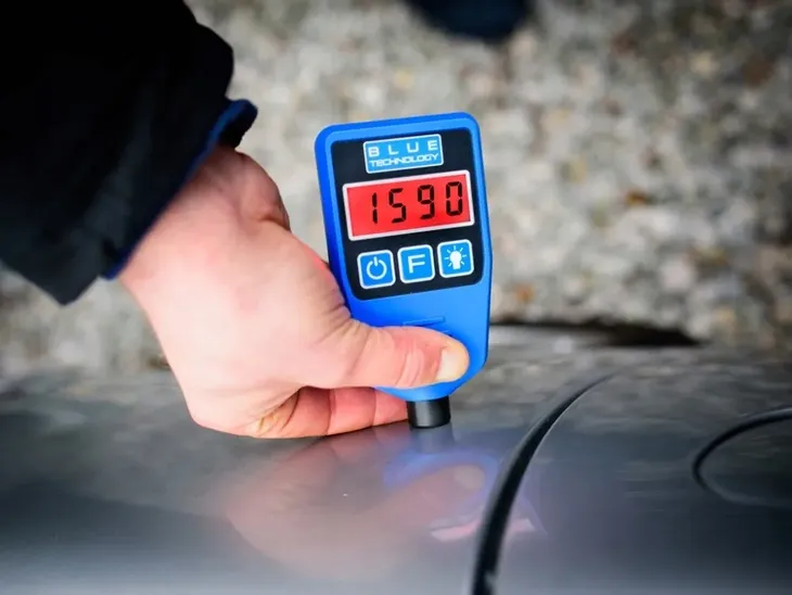 miernik-lakieru-dx-13-fe-rodzaj-sondy-pomiarowej-wbudowana