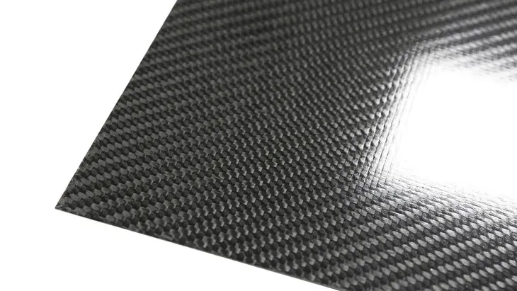plyta-carbon-gloss-50x60cm-2mm-typ-samochodu-samochody-osobowe