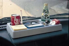 organizer-polka-na-deske-rodzielcza-samochodu-vw