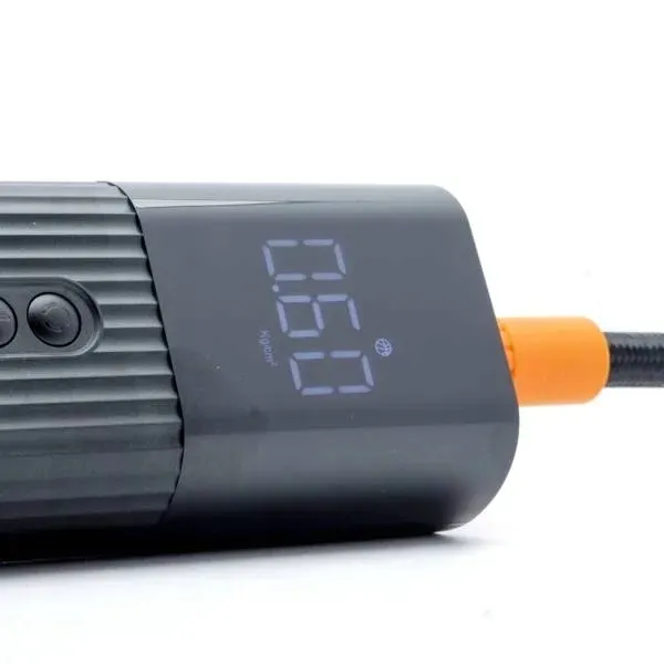 mocny-przenosny-kompresor-samochodowy-cyfrowy-12v-kod-producenta-epap01-stan-nowy