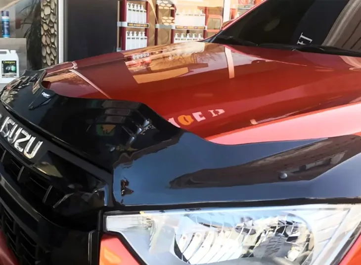 oslona-maski-owiewka-isuzu-d-max-2019-waga-z-opakowaniem-5-kg