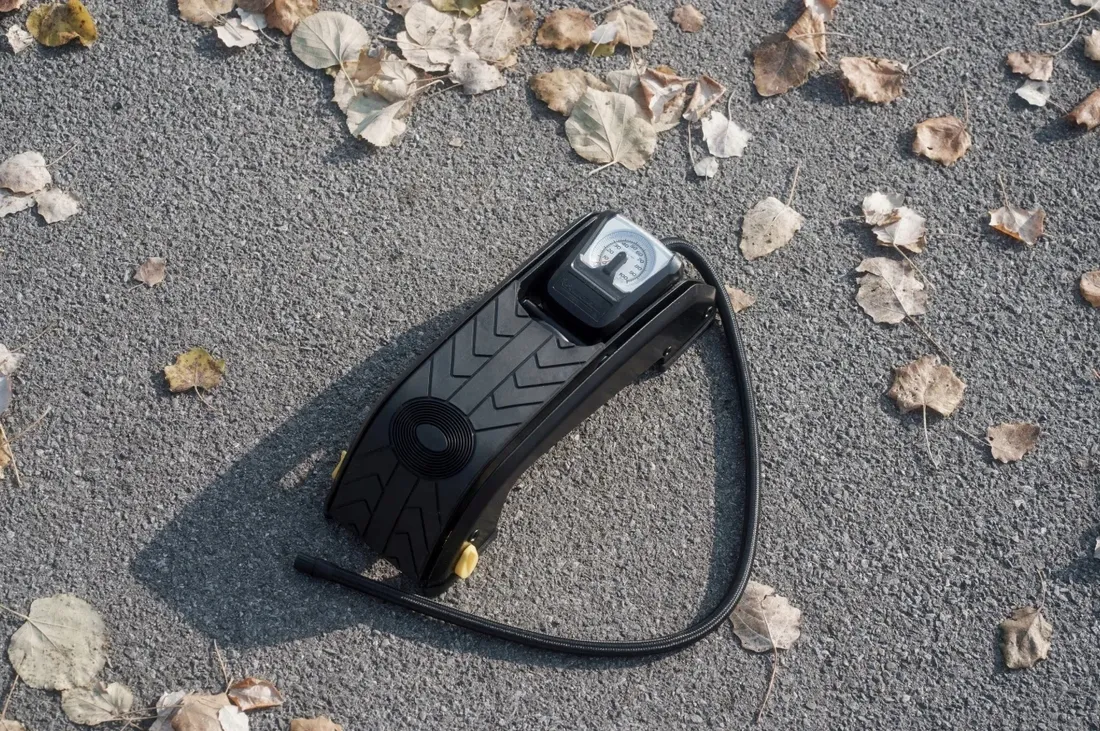 michelin-pompka-nozna-do-opon-z-manometrem-jednotlokowa-stan-nowy