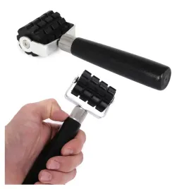 szeroka-rolka-dociskowa-plastikowa-50mm-zebata-czarna-bitmat-walek-trwaly