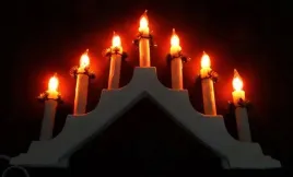 ladny-swiecznik-adwentowy-migajacy-plomien-7-led