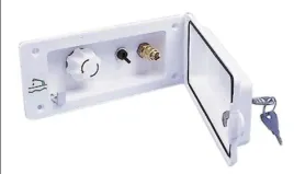 przylacze-zewnetrzne-wody-z-podlaczeniem-prysznica