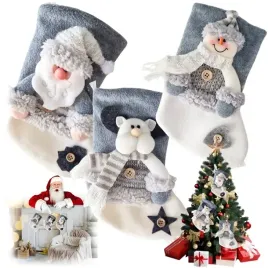 skarpeta-swiateczna-na-prezent-skarpety-ozdoba-but-na-kominek-okno-mikolaj