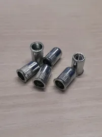 nitonakretka-przelotowa-m4-stal-kolnierz-zredukowany-100szt