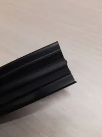 uszczelka-krawedziowa-guma-czarna-wm-315-5-150m