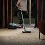 odkurzacz-electrolux-pd82-4mb-konstrukcja-automatyczny-zwijacz-przewodu-gumowe-kolka-teleskopowa-rura