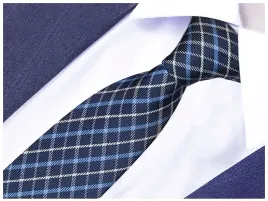 zakardowy-krawat-meski-w-kratke-slim-fit-waski-sledz-granatowy-greg-gw46