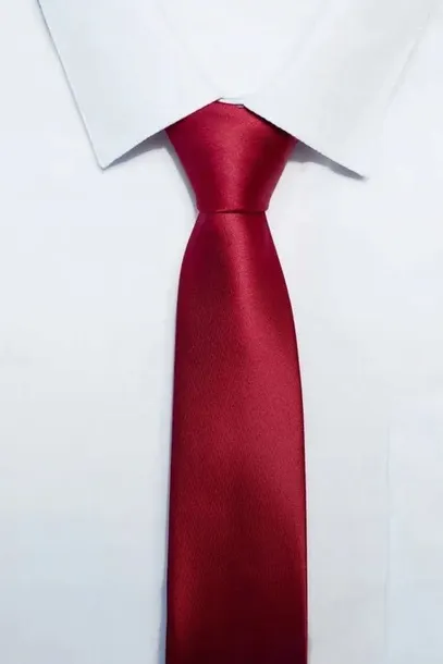 krawat-klasyczny-czerwony-stan-nowy